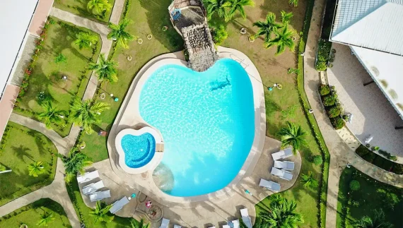 Panglao Resort Swimming Pool Drohne